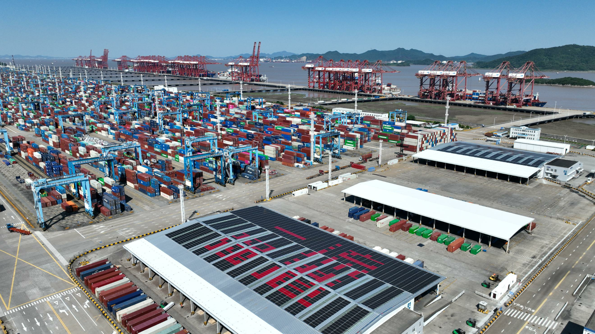 宁波舟山港2025年集装箱吞吐量突破3000万标箱，创汗青新高